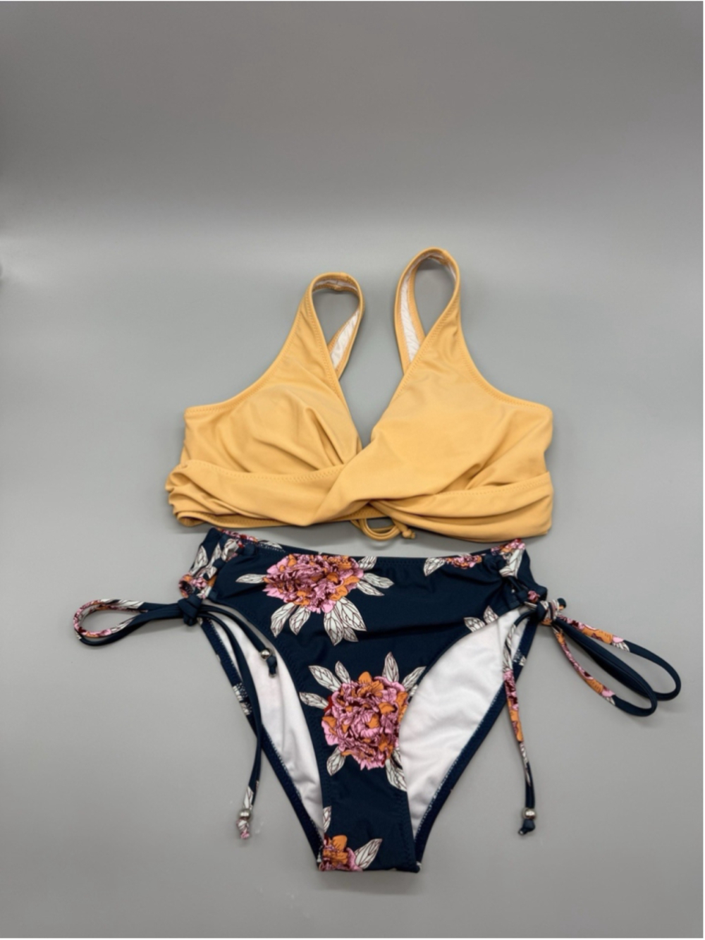 CUPSHE Women's Bikini Swimsuit Front Cross Lace Up Two Piece Bathing Suit Size M